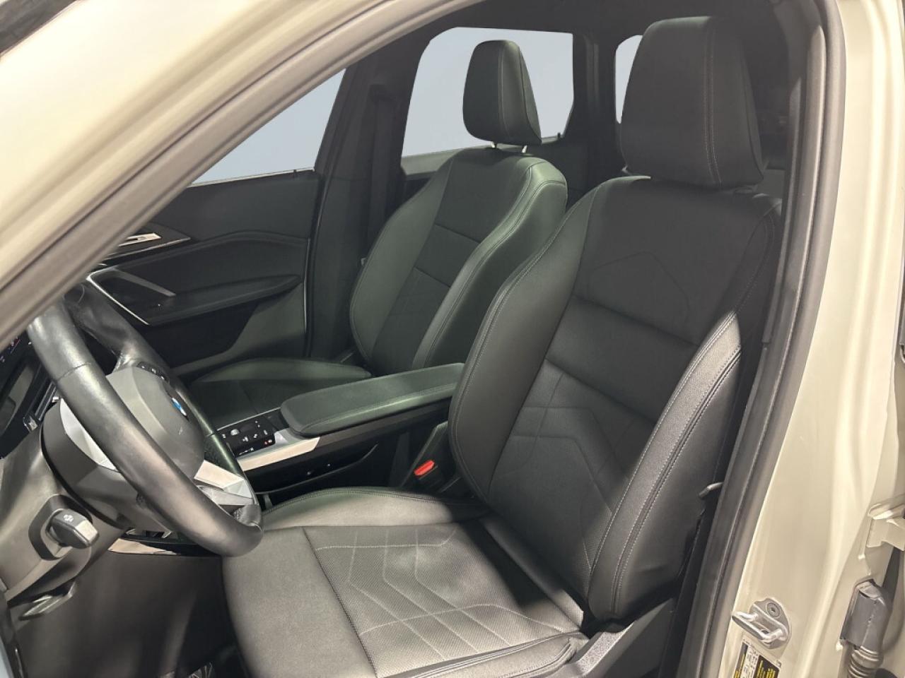 2023 BMW X1 xDrive28i AWD/NAVI/Leather/Pano Roof/Drive Assist/ Photo