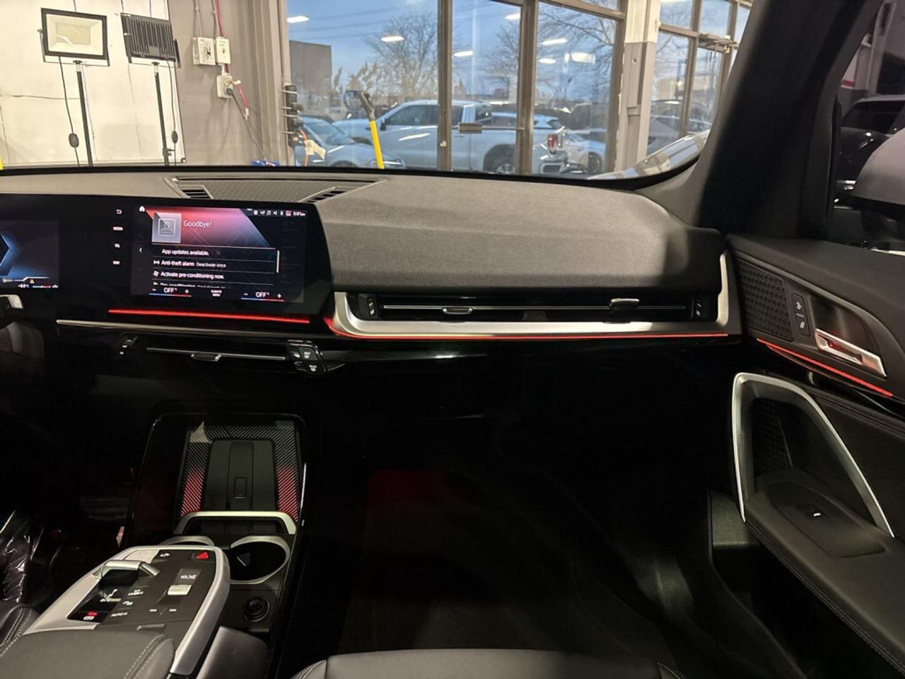 2023 BMW X1 xDrive28i AWD / NAVI / Leather / Panoramic Roof / Photo