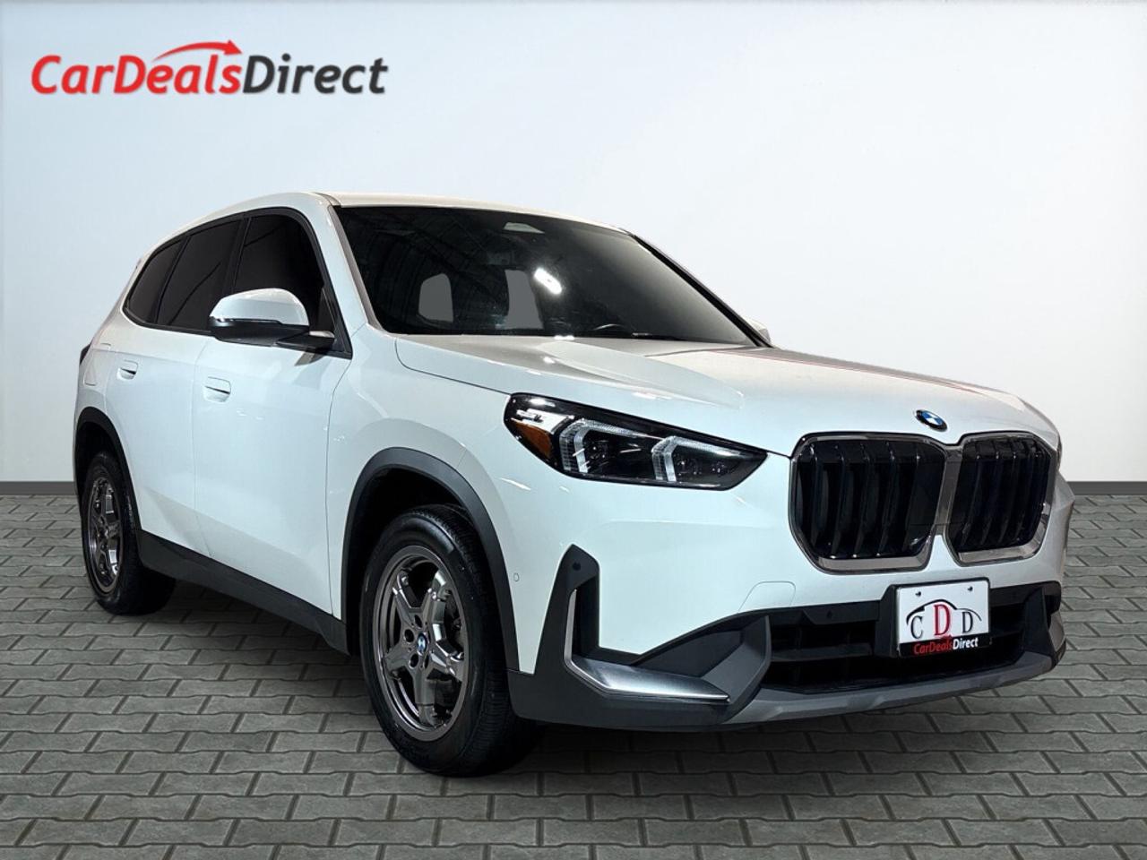 2023 BMW X1 xDrive28i AWD / NAVI / Leather / Panoramic Roof / Photo