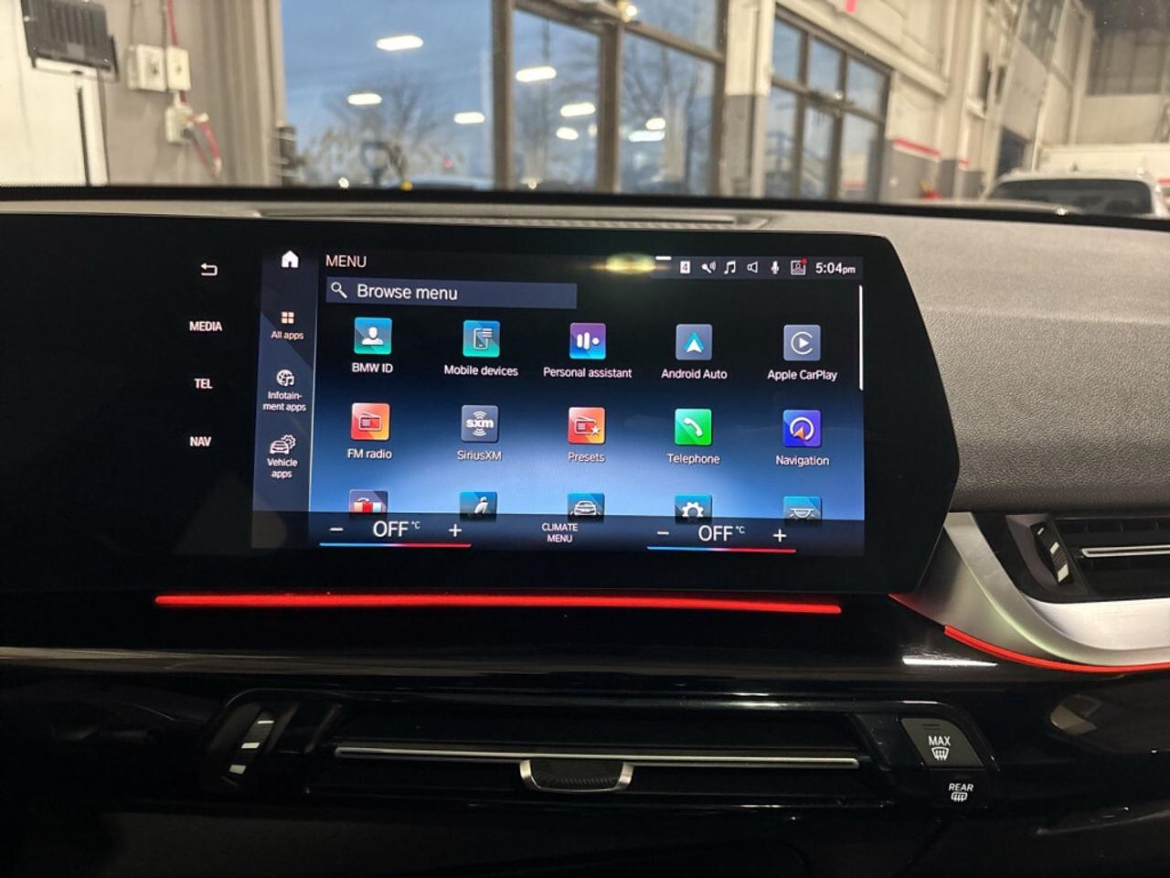 2023 BMW X1 xDrive28i AWD / NAVI / Leather / Panoramic Roof / Photo