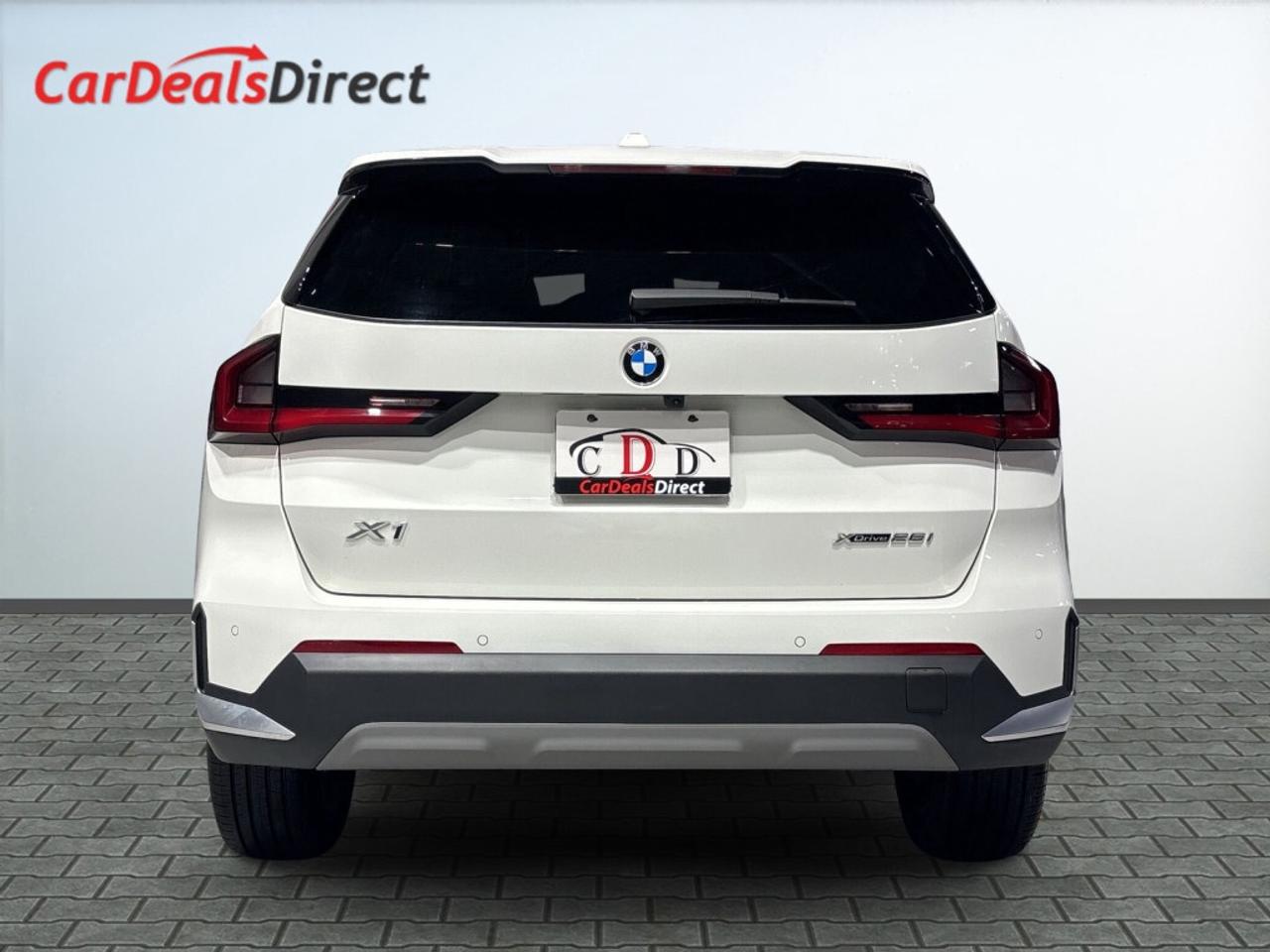 2023 BMW X1 xDrive28i AWD / NAVI / Leather / Panoramic Roof / Photo