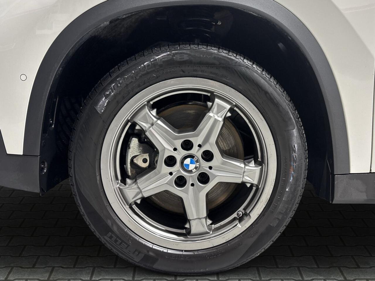 2023 BMW X1 xDrive28i AWD / NAVI / Leather / Panoramic Roof / Photo