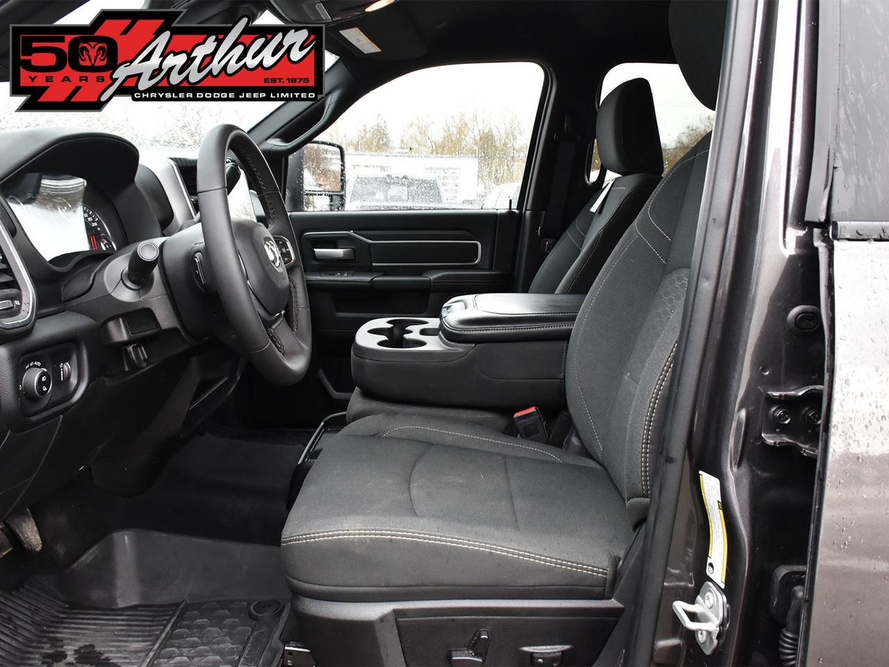 2025 RAM 2500 Big Horn Crew Cab 4x4 Photo