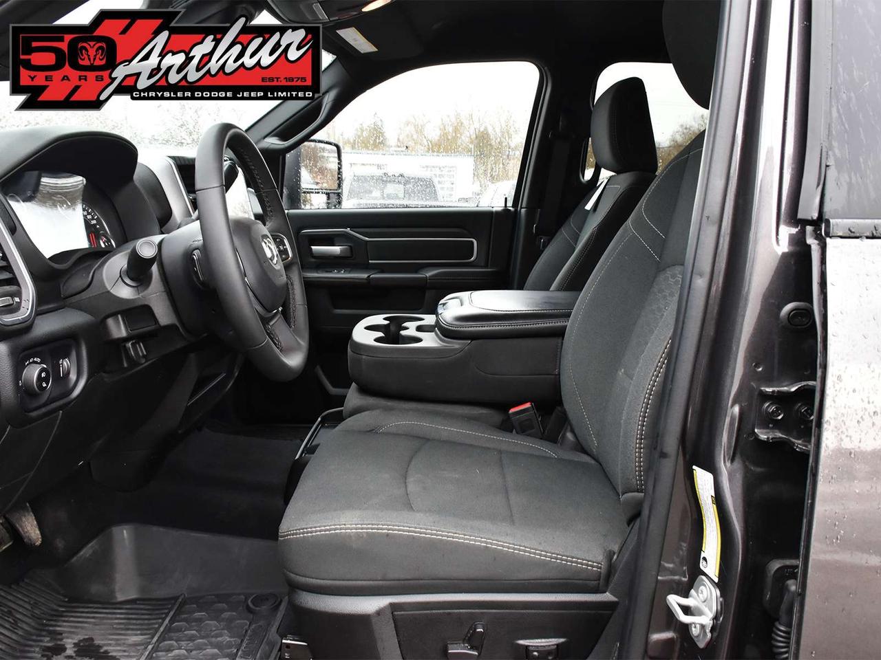 2025 RAM 2500 Big Horn Crew Cab 4x4 Photo