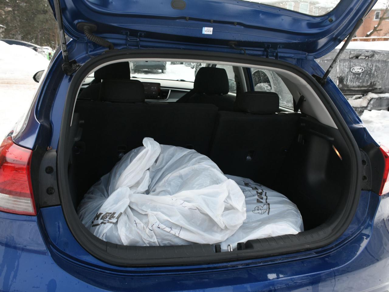 2021 Kia Rio 5-door LX+ Certified   Low Mileage   Bluetooth   Heated S Photo