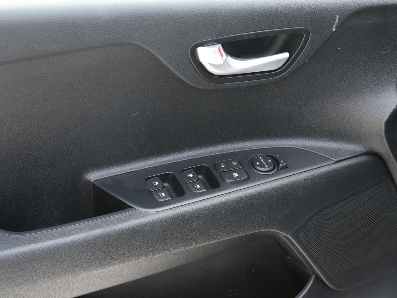 2021 Kia Rio 5-door LX+ Certified   Low Mileage   Bluetooth   Heated S Photo