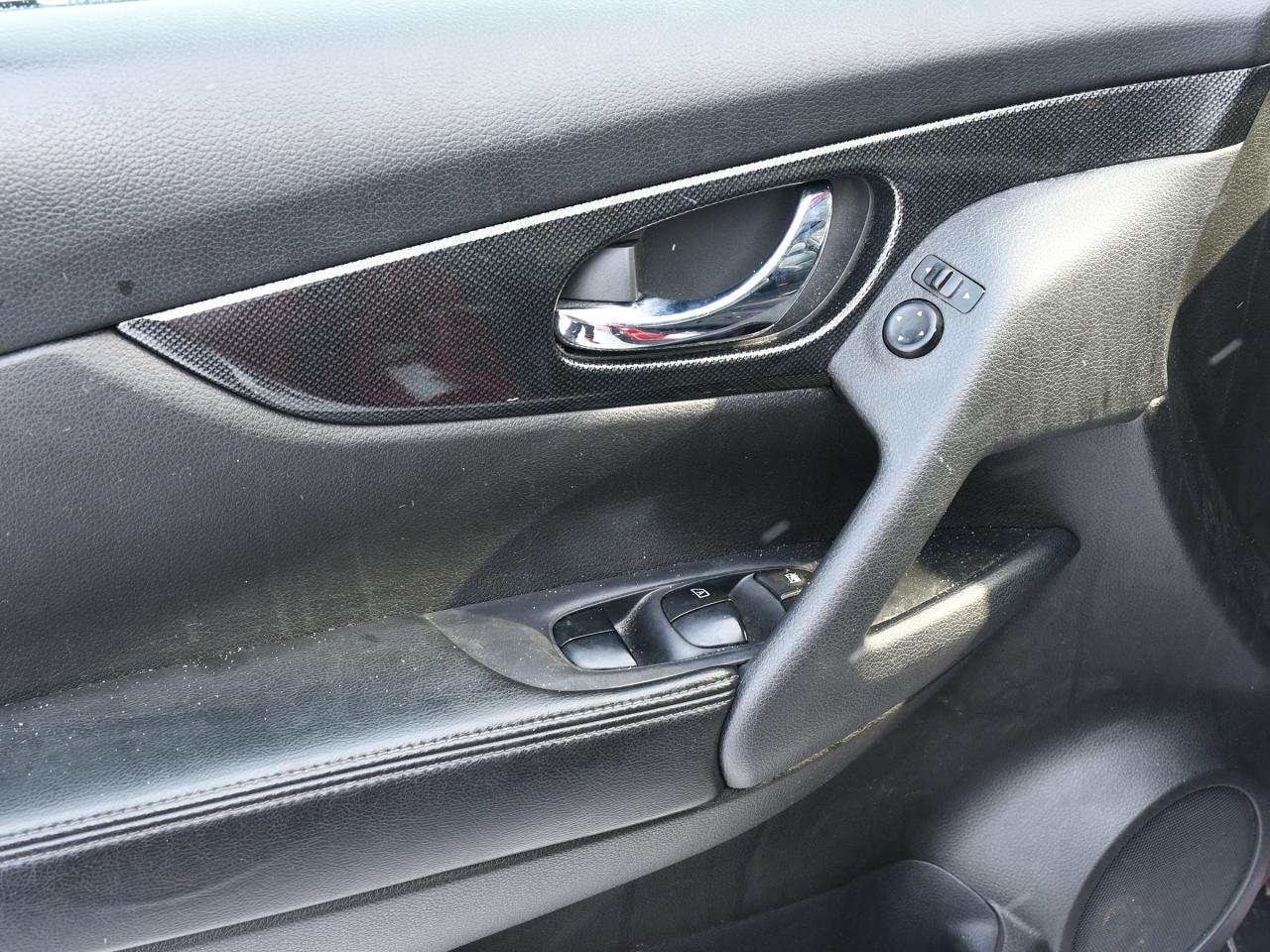 2015 Nissan Rogue SL Certified   Backup Camera   Heated/Power Mirror Photo