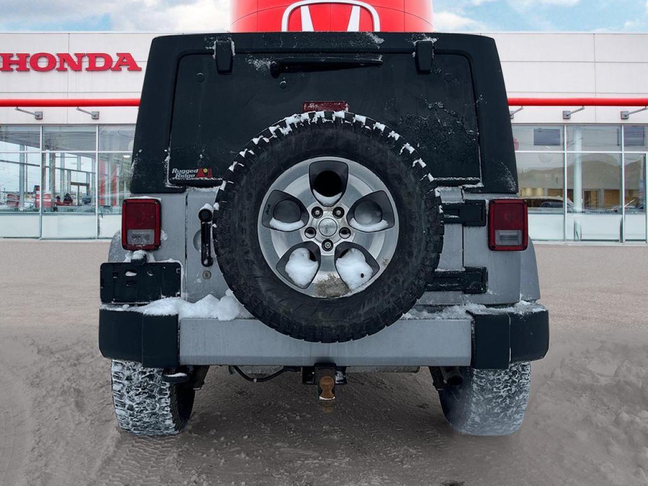 2016 Jeep Wrangler Unlimited Sahara Photo