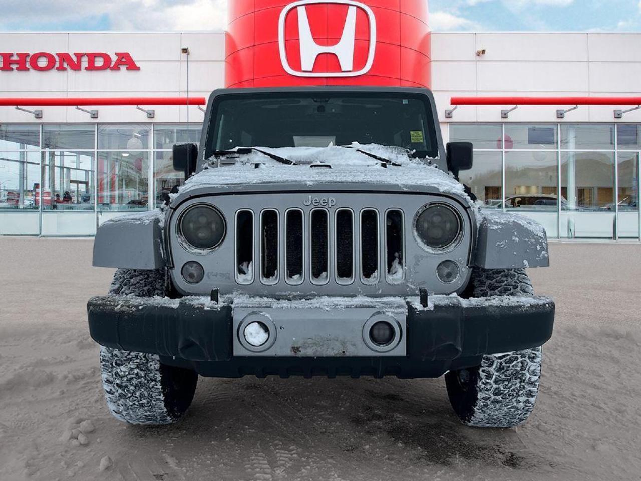 2016 Jeep Wrangler Unlimited Sahara Photo