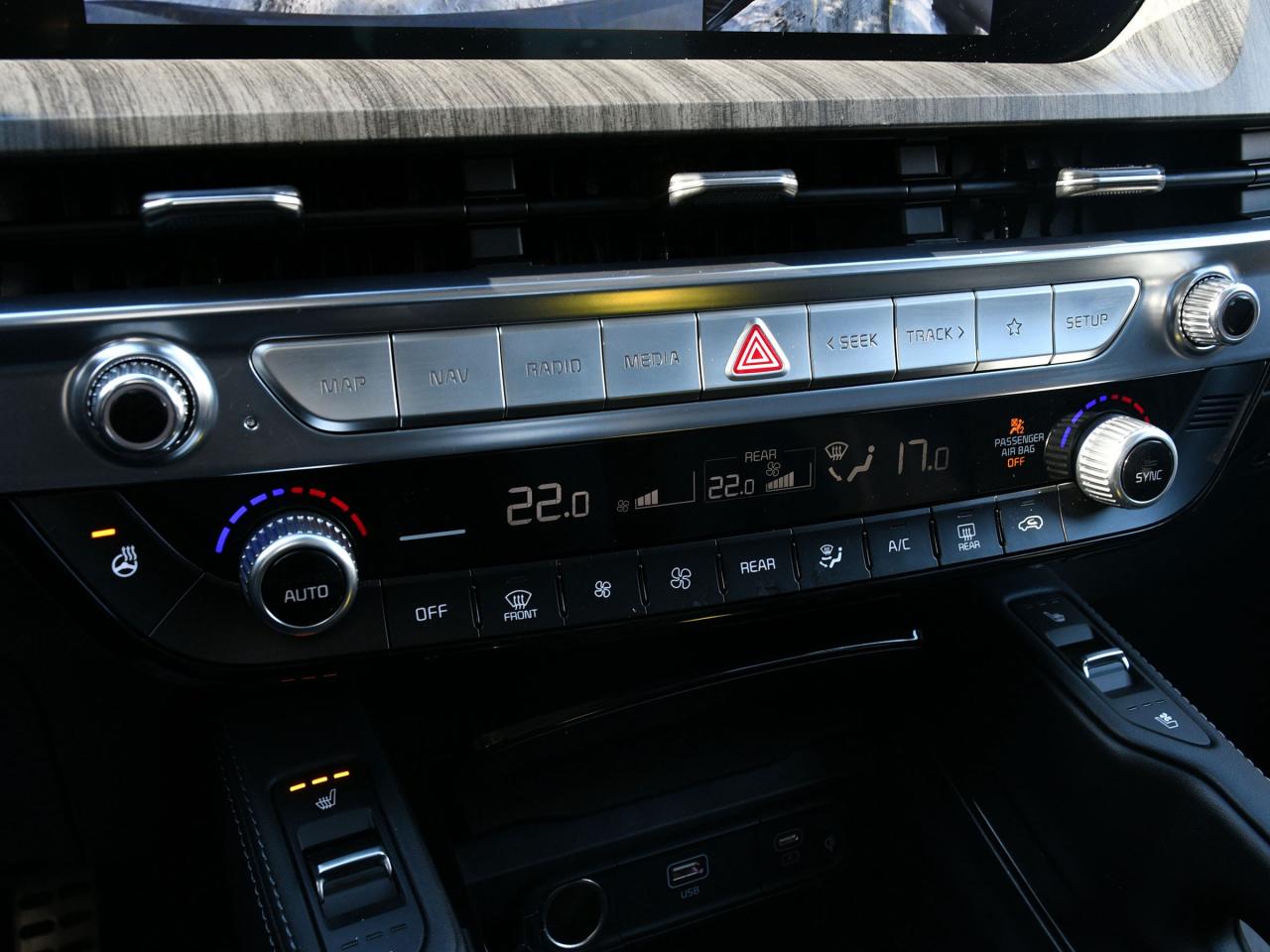 2025 Kia Telluride SX Limited CPO   Low Mileage   3rd Row   NAVI   Mo Photo