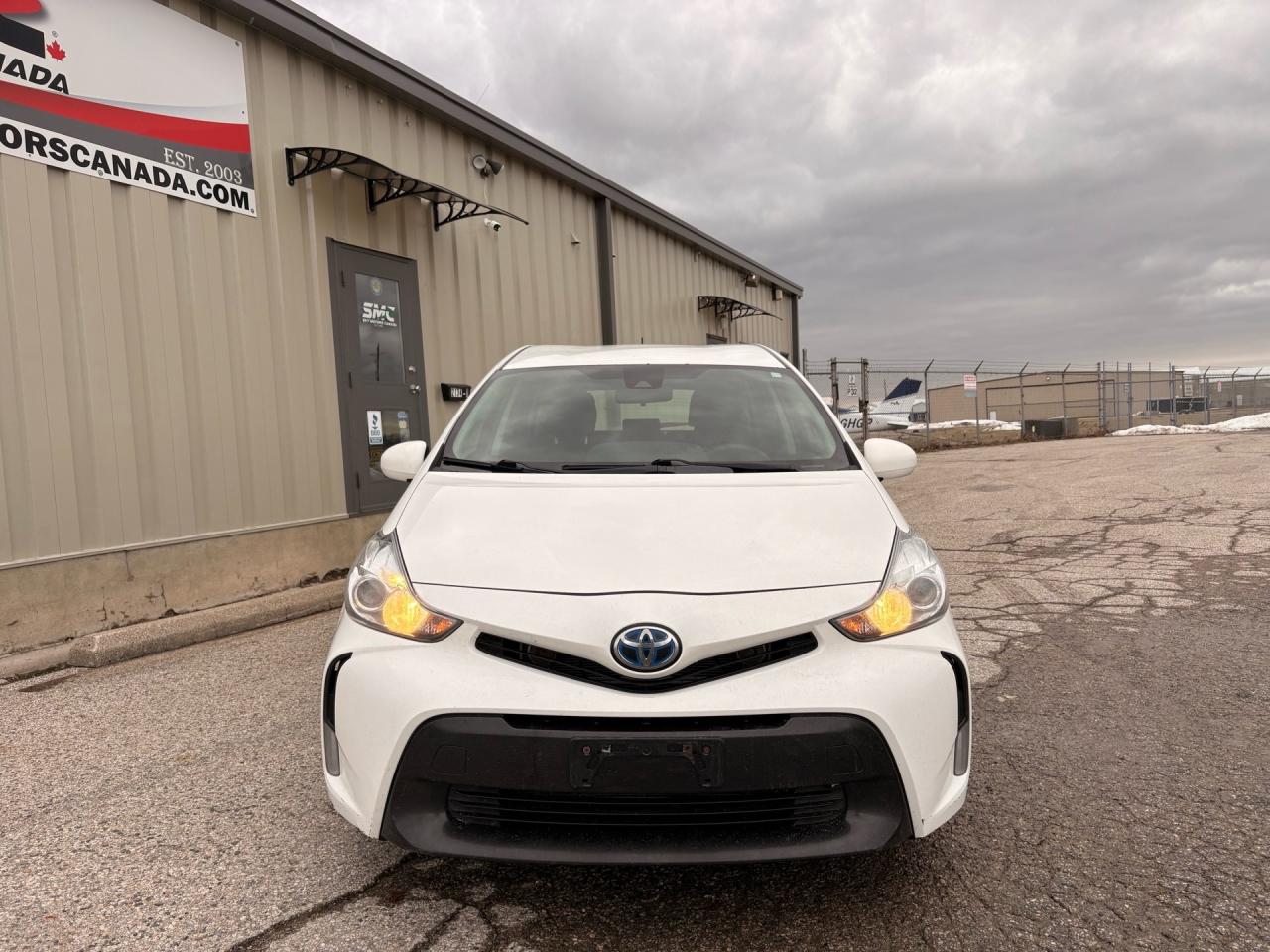 2018 Toyota Prius v Auto Photo