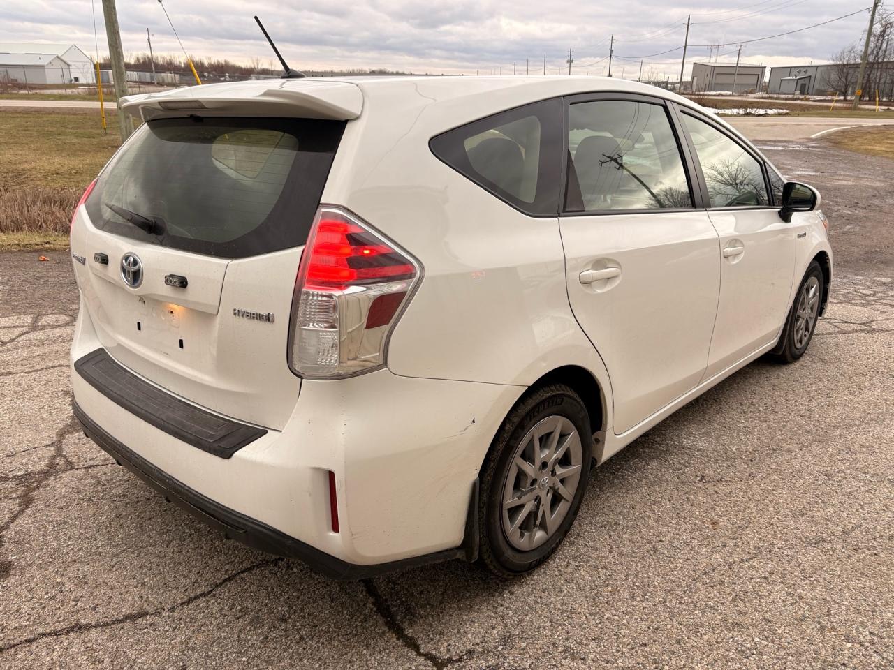 2018 Toyota Prius v Auto Photo