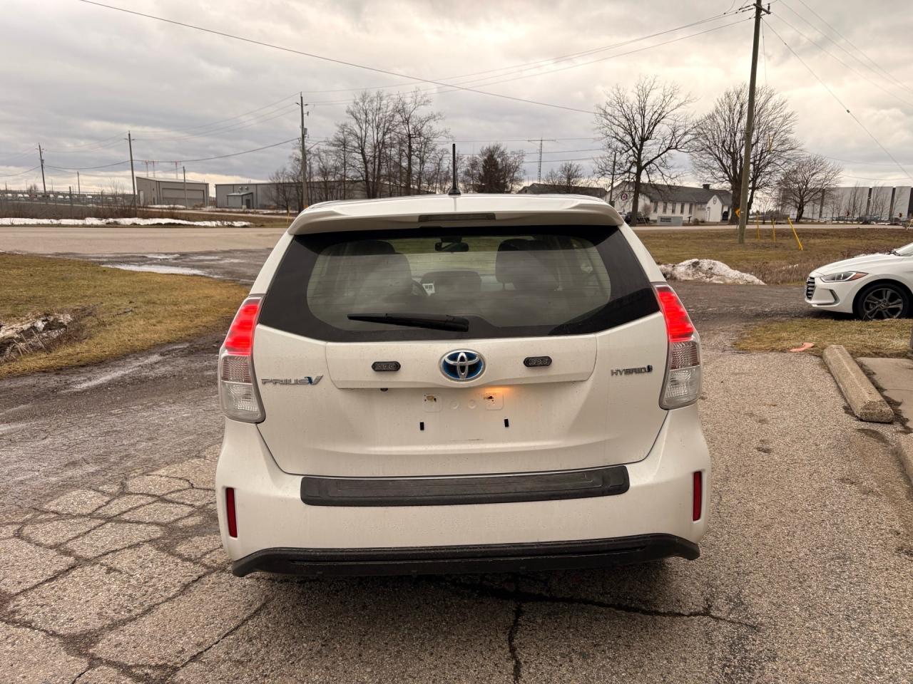 2018 Toyota Prius v Auto Photo