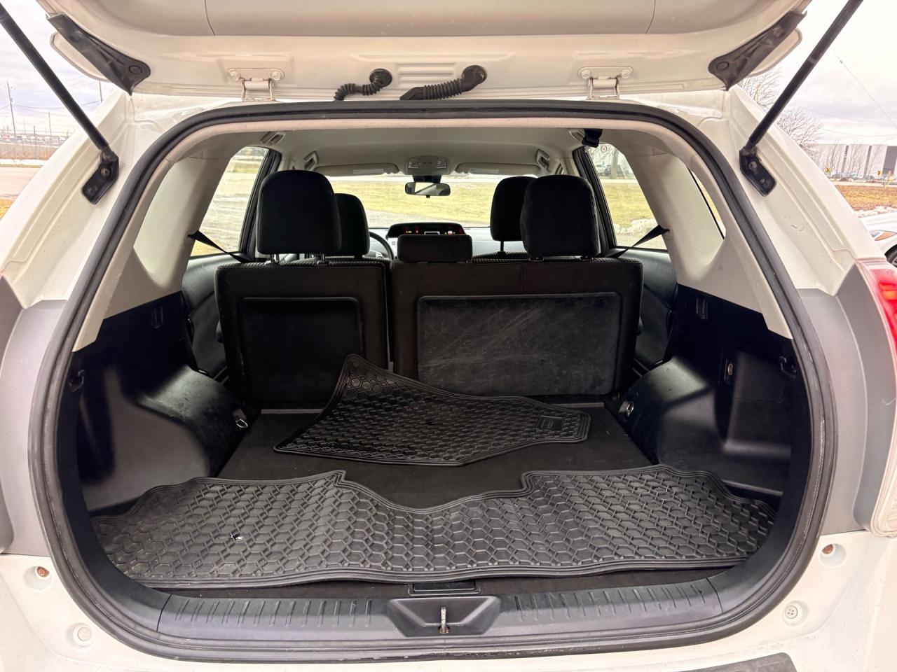 2018 Toyota Prius v Auto Photo