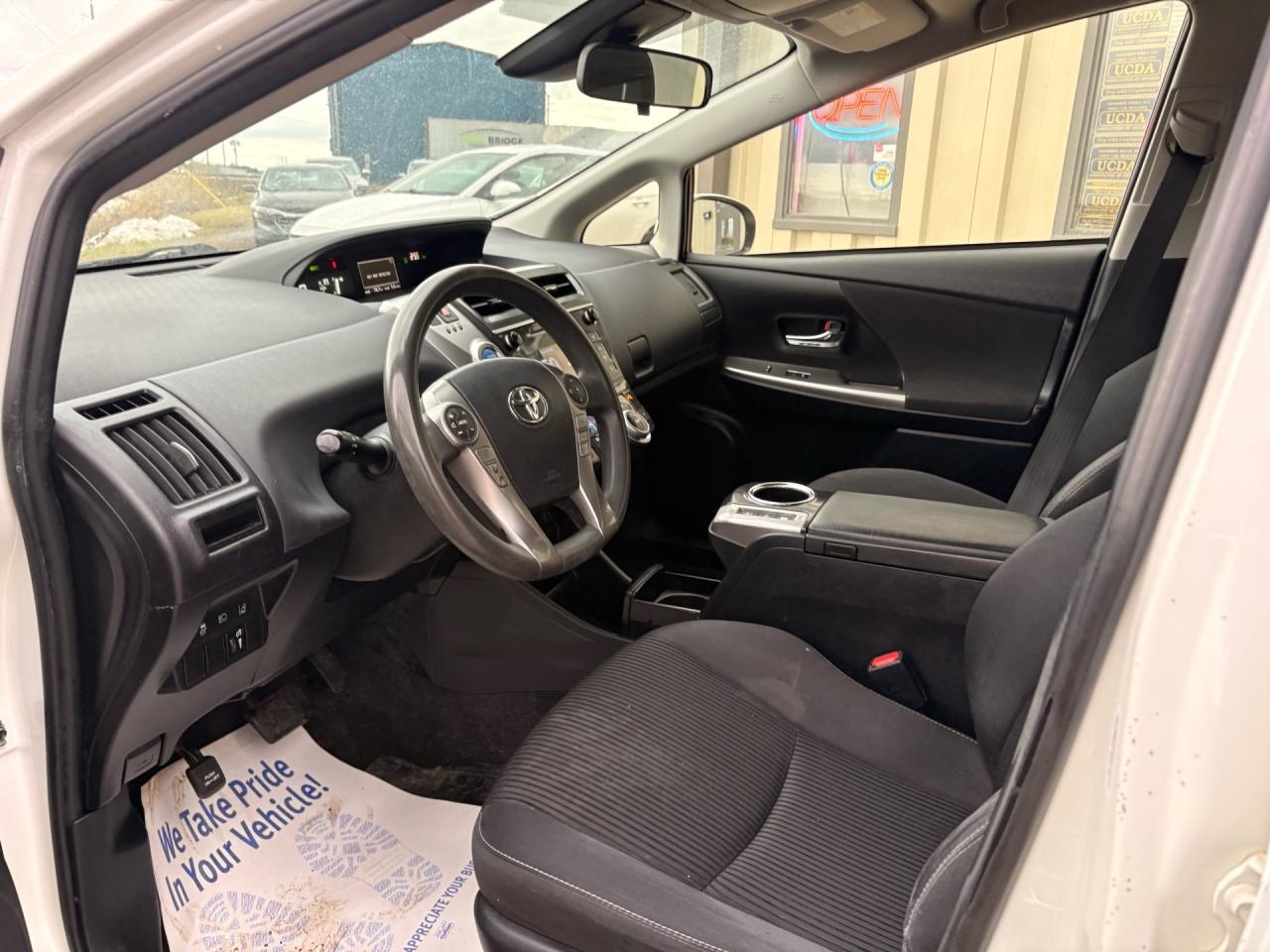 2018 Toyota Prius v Auto Photo