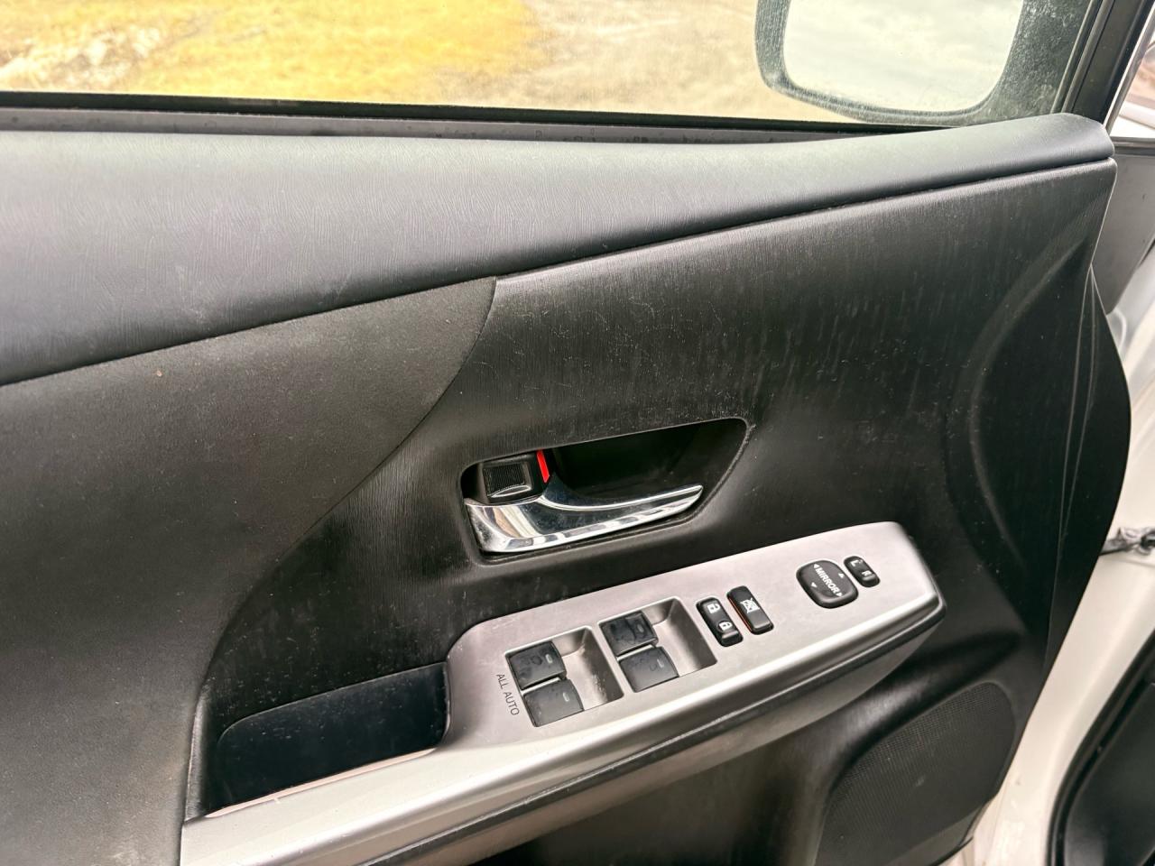 2018 Toyota Prius v Auto Photo