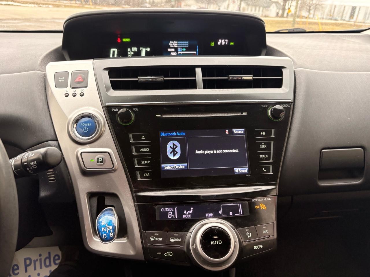 2018 Toyota Prius v Auto Photo