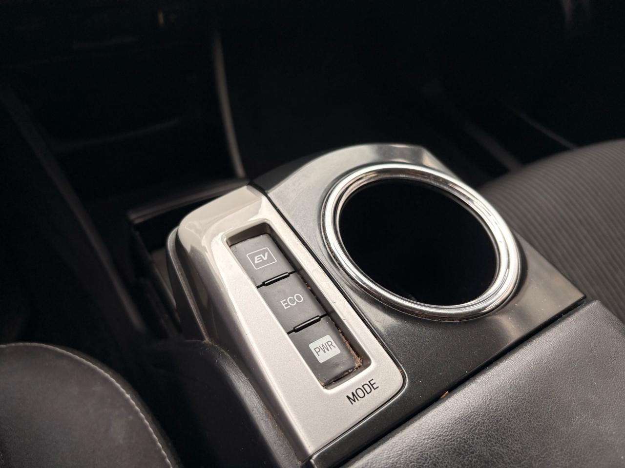 2018 Toyota Prius v Auto Photo