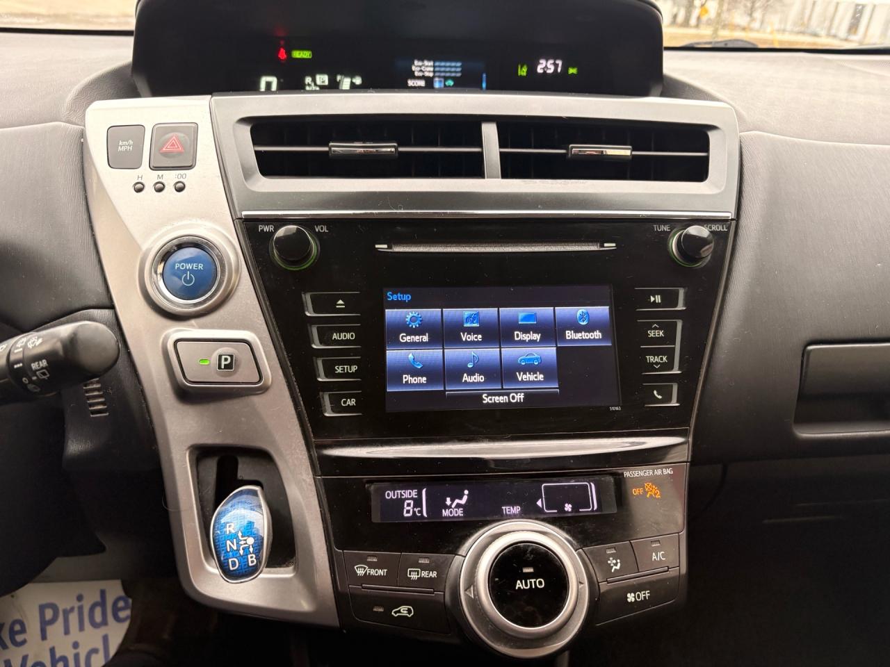 2018 Toyota Prius v Auto Photo