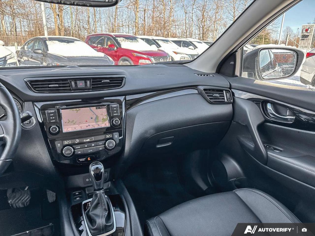 2022 Nissan Qashqai SL Photo