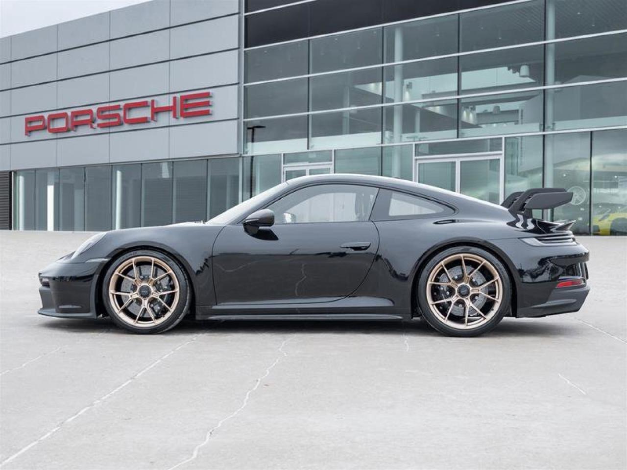 2022 Porsche 911 GT3 Coupe CPO PCCB with Calipers in High Gloss Bla Photo2