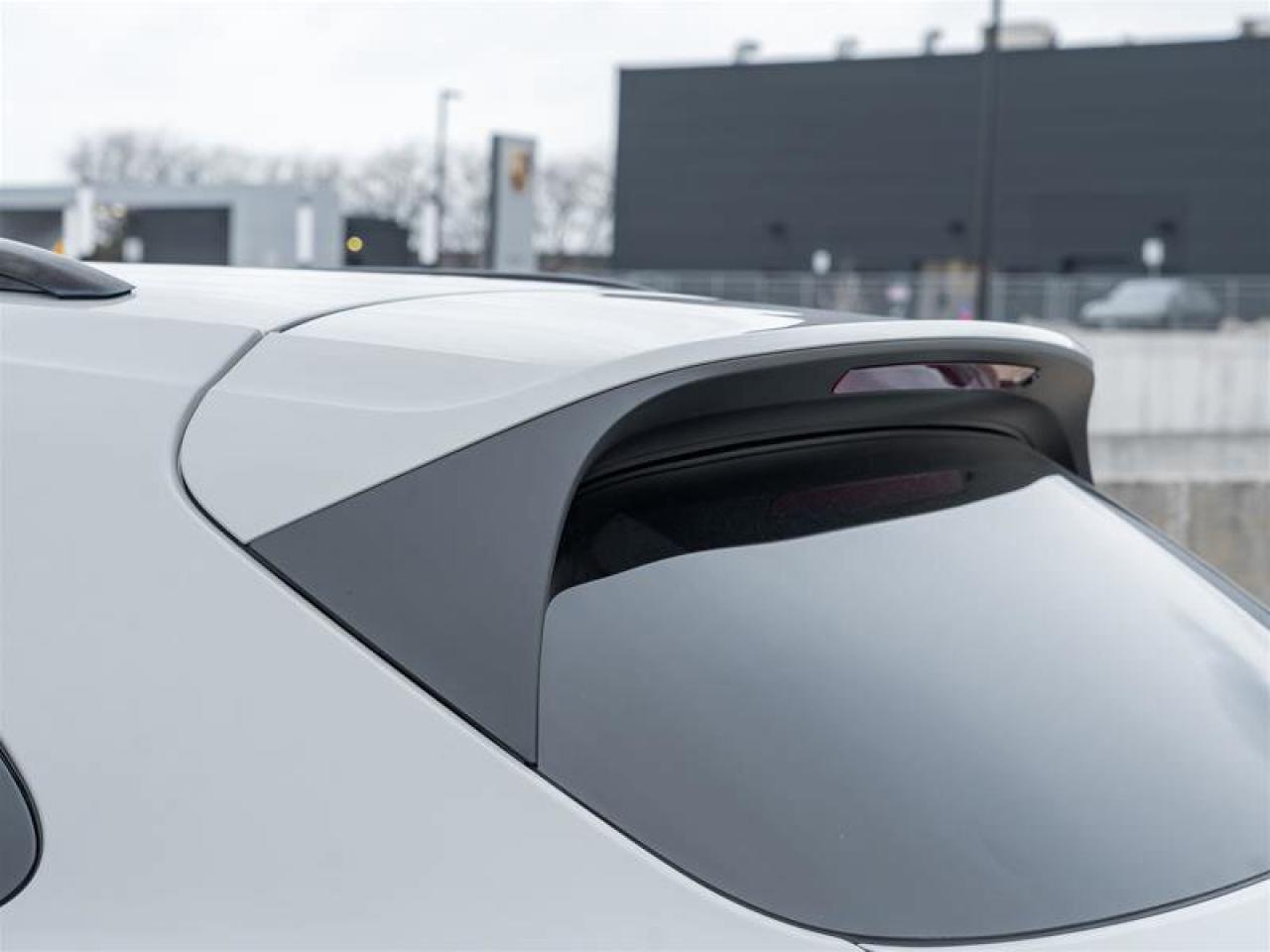 2023 Porsche Cayenne Platinum Edition E-Hybrid AWD Existing Warranty Va Photo