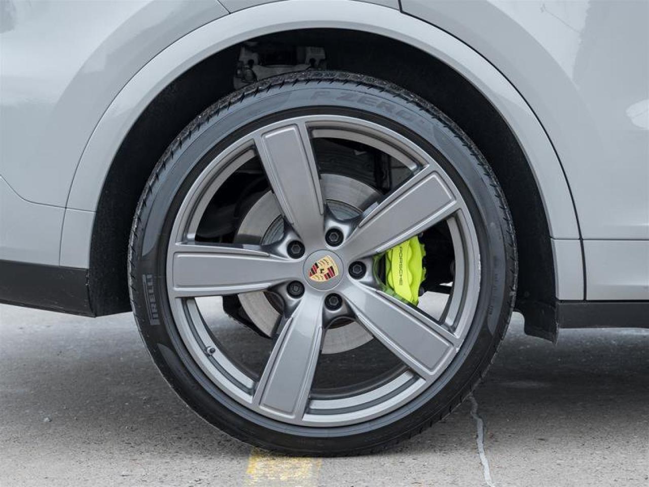 2023 Porsche Cayenne Platinum Edition E-Hybrid AWD Existing Warranty Va Photo