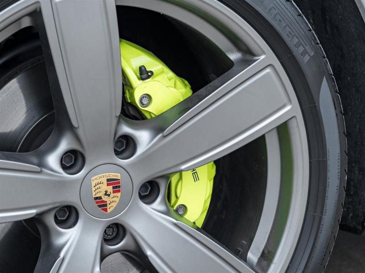 2023 Porsche Cayenne Platinum Edition E-Hybrid AWD Existing Warranty Va Photo