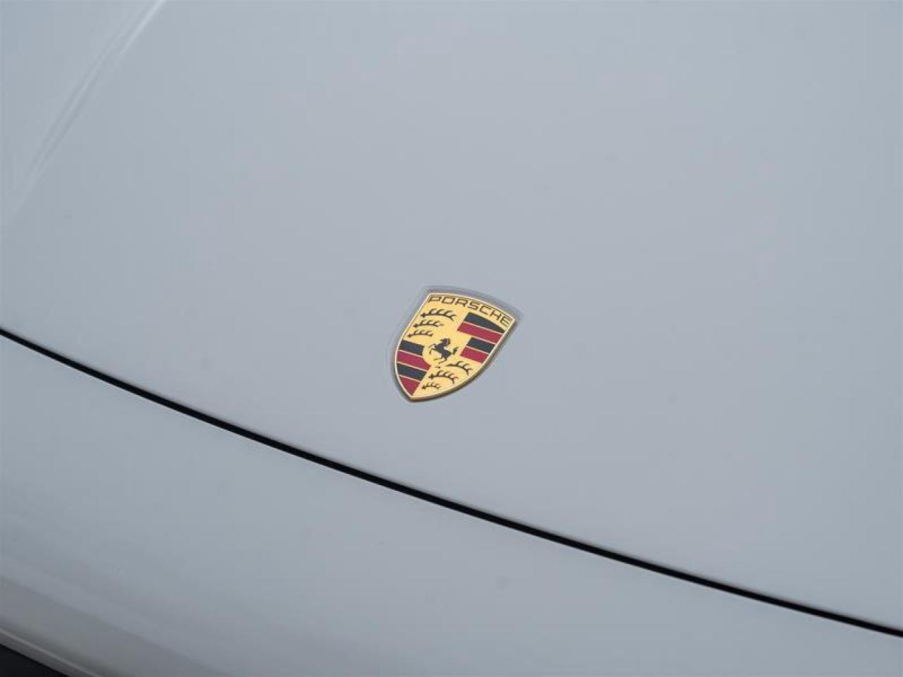 2023 Porsche Cayenne Platinum Edition E-Hybrid AWD Existing Warranty Va Photo