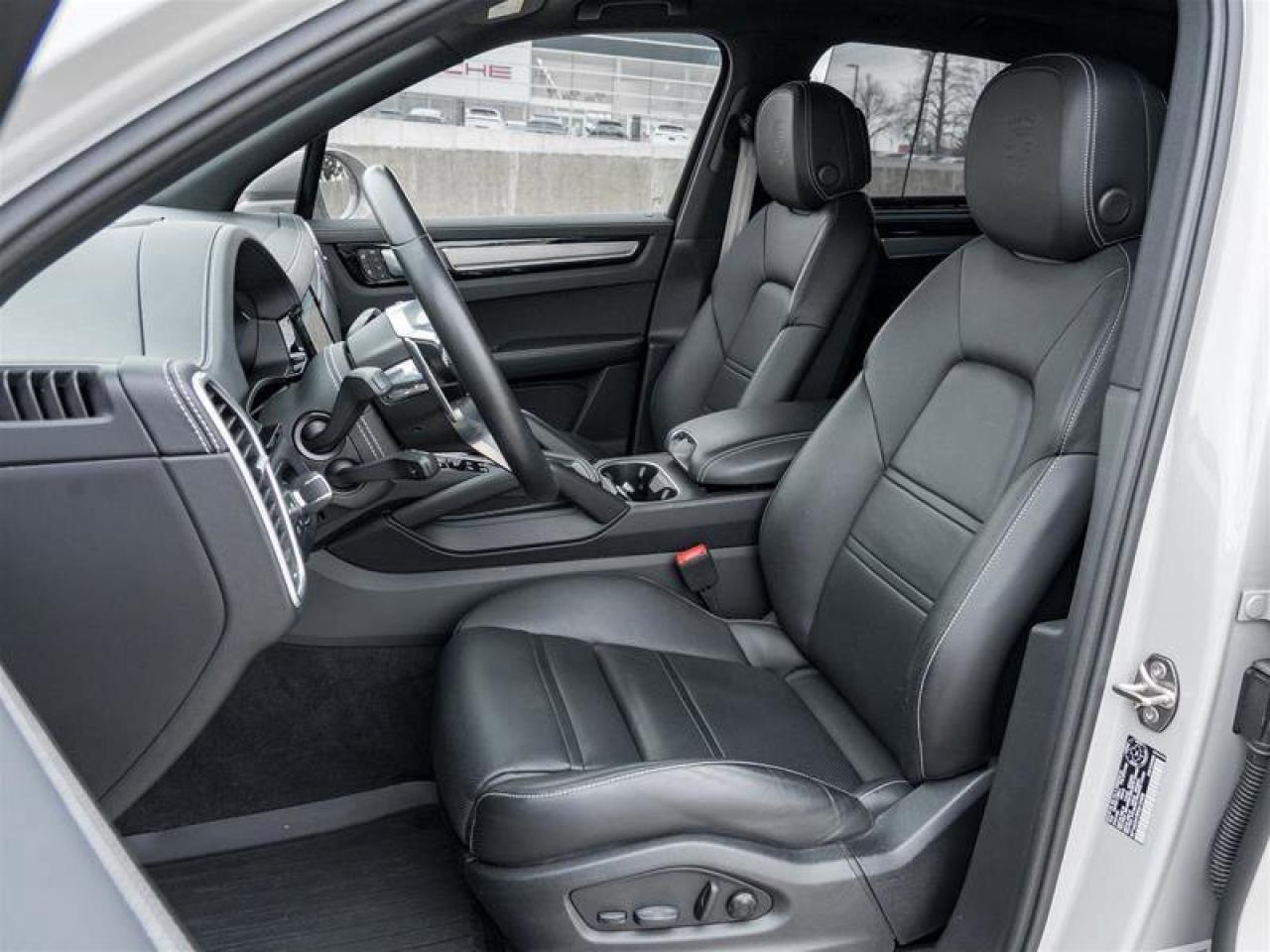 2023 Porsche Cayenne Platinum Edition E-Hybrid AWD Existing Warranty Va Photo