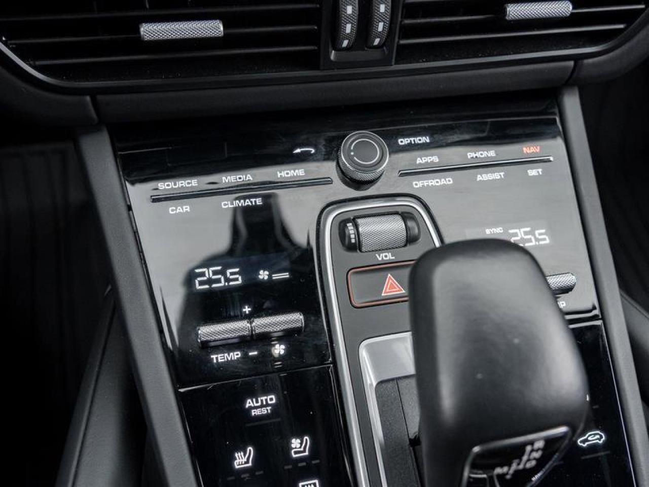 2023 Porsche Cayenne Platinum Edition E-Hybrid AWD Existing Warranty Va Photo