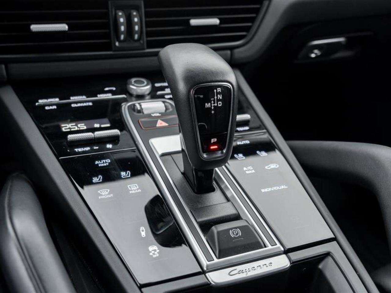 2023 Porsche Cayenne Platinum Edition E-Hybrid AWD Existing Warranty Va Photo