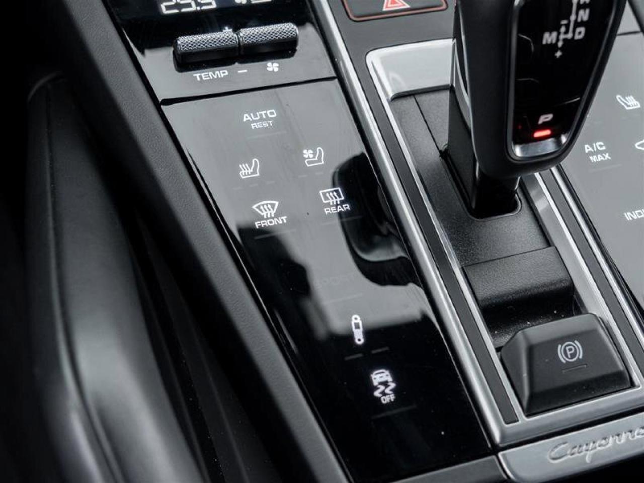 2023 Porsche Cayenne Platinum Edition E-Hybrid AWD Existing Warranty Va Photo