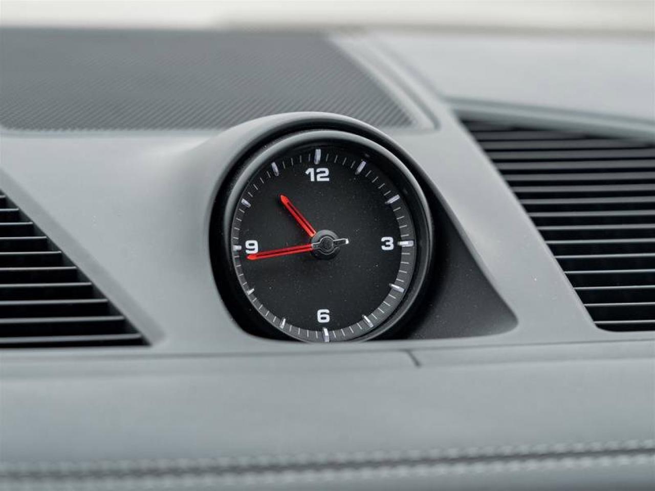 2023 Porsche Cayenne Platinum Edition E-Hybrid AWD Existing Warranty Va Photo