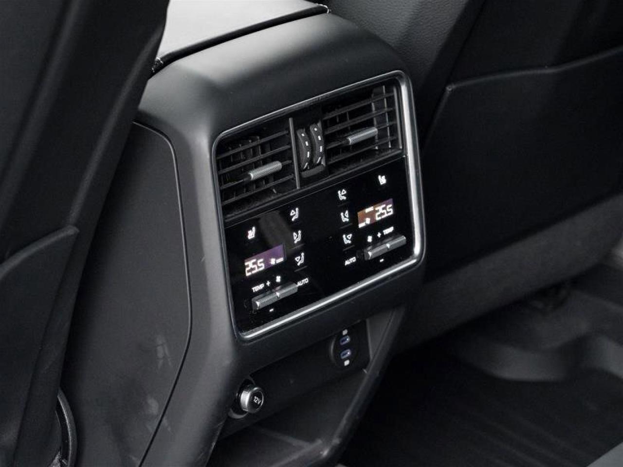 2023 Porsche Cayenne Platinum Edition E-Hybrid AWD Existing Warranty Va Photo