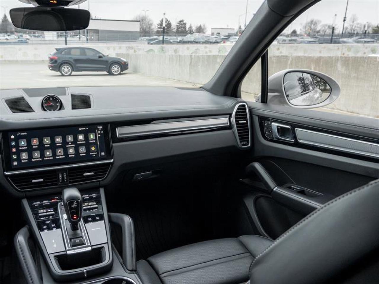 2023 Porsche Cayenne Platinum Edition E-Hybrid AWD Existing Warranty Va Photo