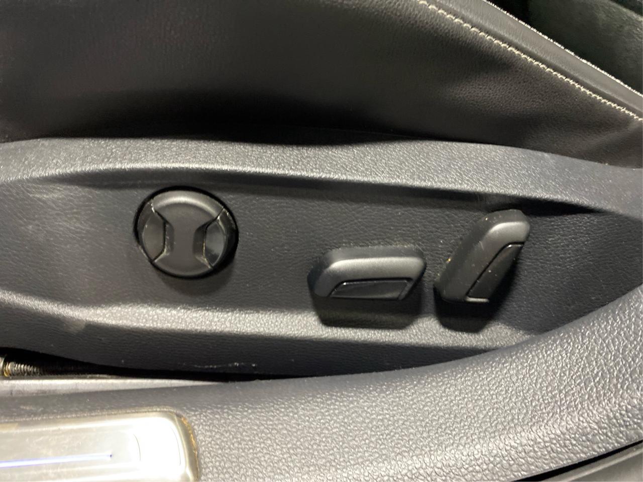 2016 Volkswagen Golf R Golf R DSG Photo