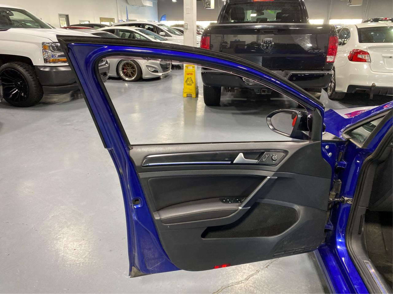 2016 Volkswagen Golf R Golf R DSG Photo