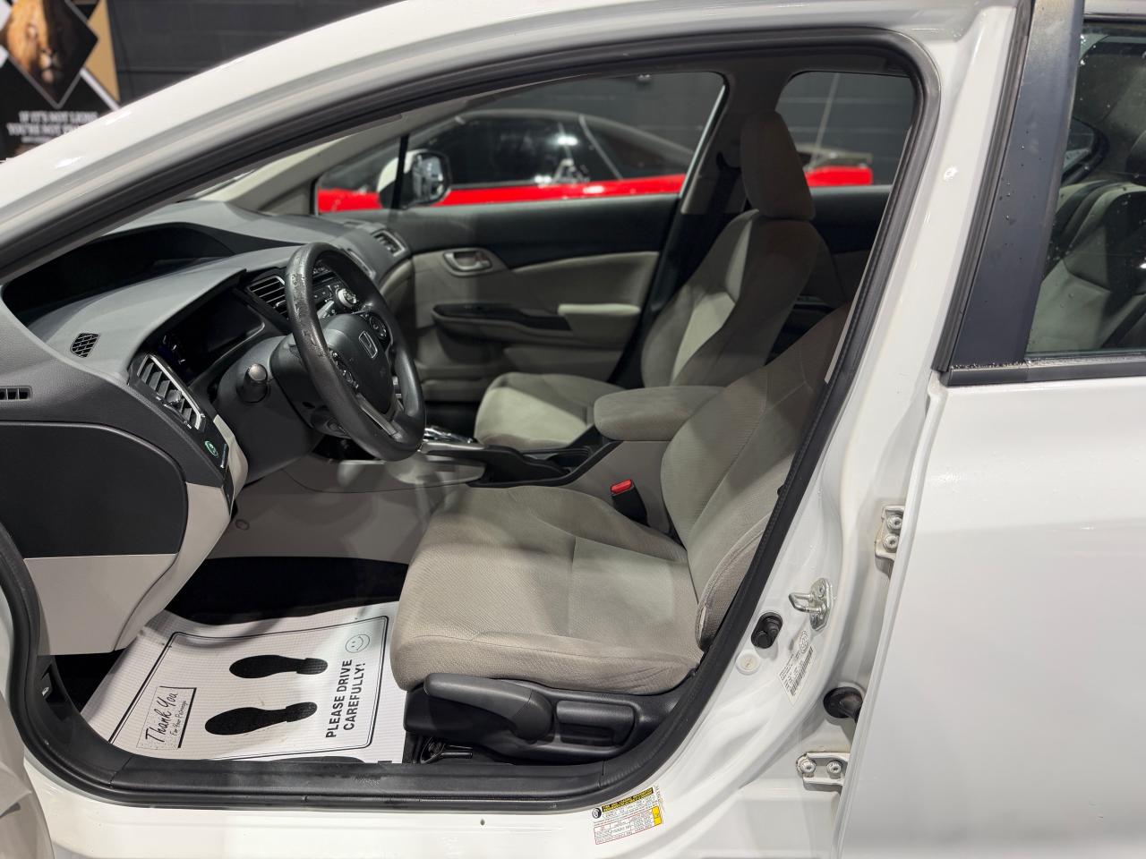 2013 Honda Civic 4dr Auto LX Photo