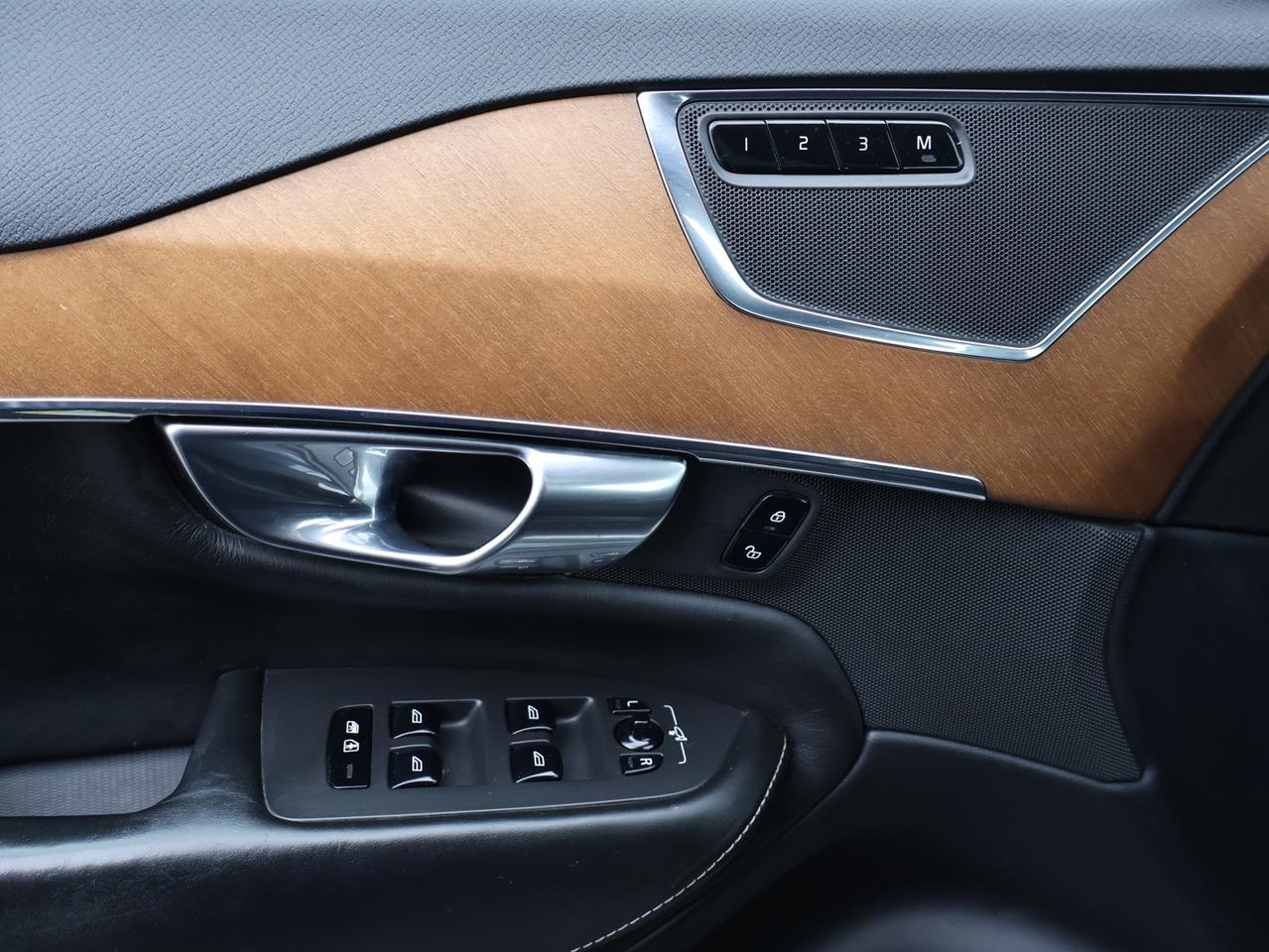 2018 Volvo XC90 T6 INSCRITION AWD CERTIFIED *7 SEATS*VOLVO MAINTAIN* CAMERA NAV BLUETOOTH LEATHER HEATED SEATS PANO ROOF CRUISE ALLOYS Photo