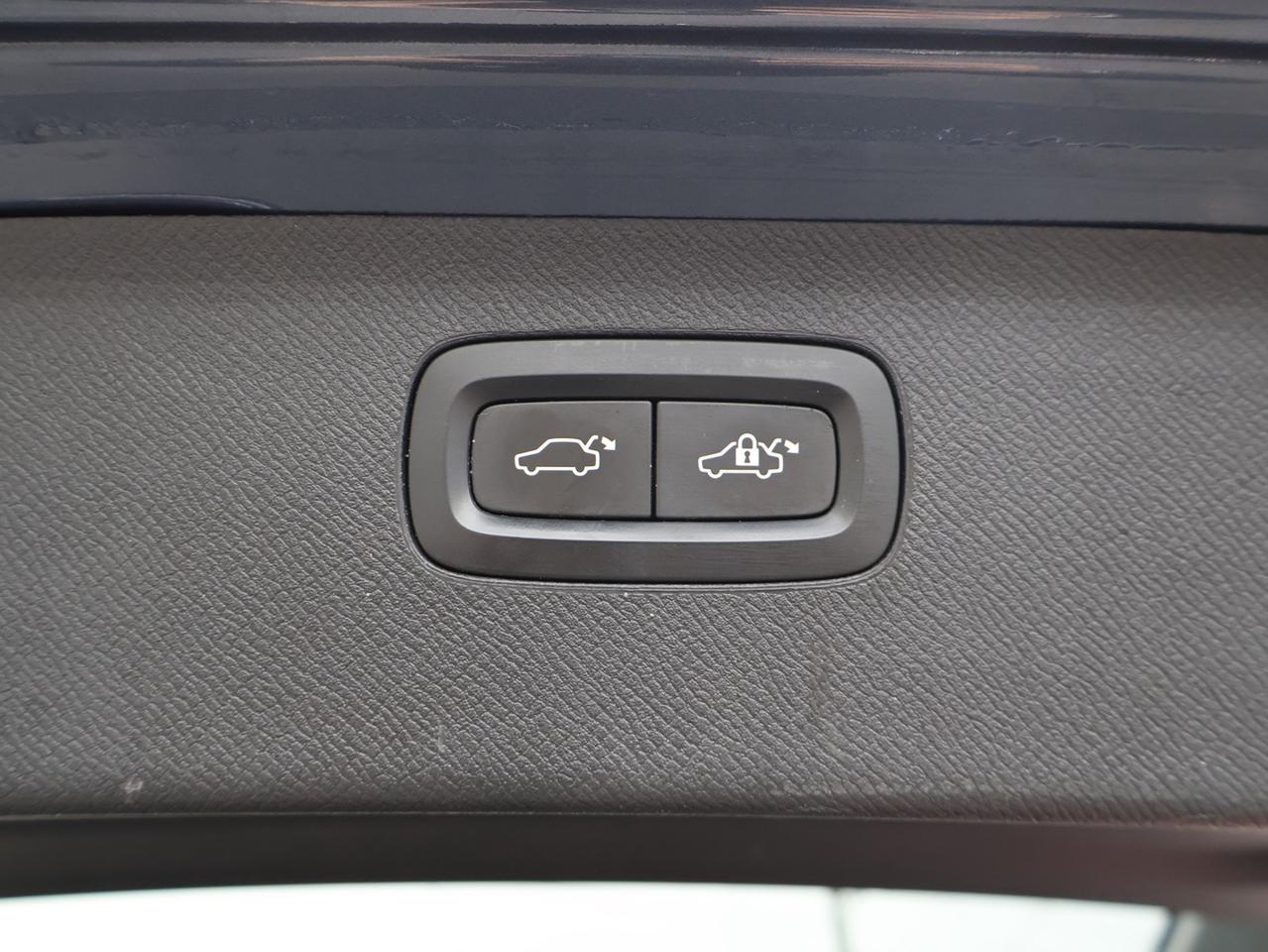 2018 Volvo XC90 T6 INSCRITION AWD CERTIFIED *7 SEATS*VOLVO MAINTAIN* CAMERA NAV BLUETOOTH LEATHER HEATED SEATS PANO ROOF CRUISE ALLOYS Photo