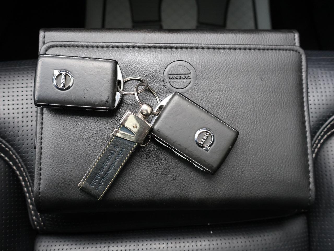 2018 Volvo XC90 T6 INSCRITION AWD CERTIFIED *7 SEATS*VOLVO MAINTAIN* CAMERA NAV BLUETOOTH LEATHER HEATED SEATS PANO ROOF CRUISE ALLOYS Photo