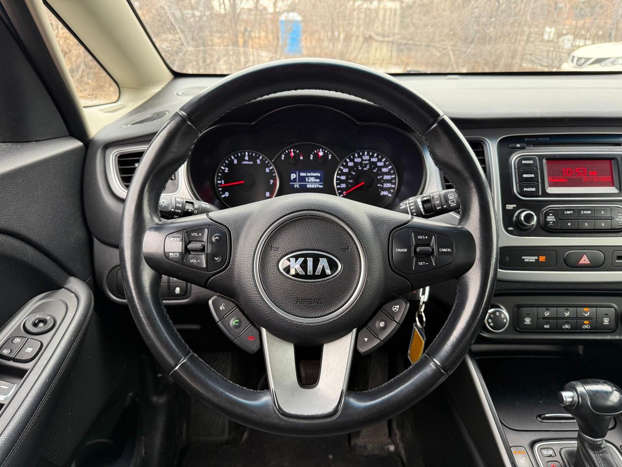 2014 Kia Rondo LX w/3rd Row *95,000KMS*SAFETY INCL*7 PASS* Photo