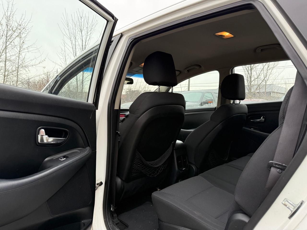 2014 Kia Rondo LX w/3rd Row *95,000KMS*SAFETY INCL*7 PASS* Photo