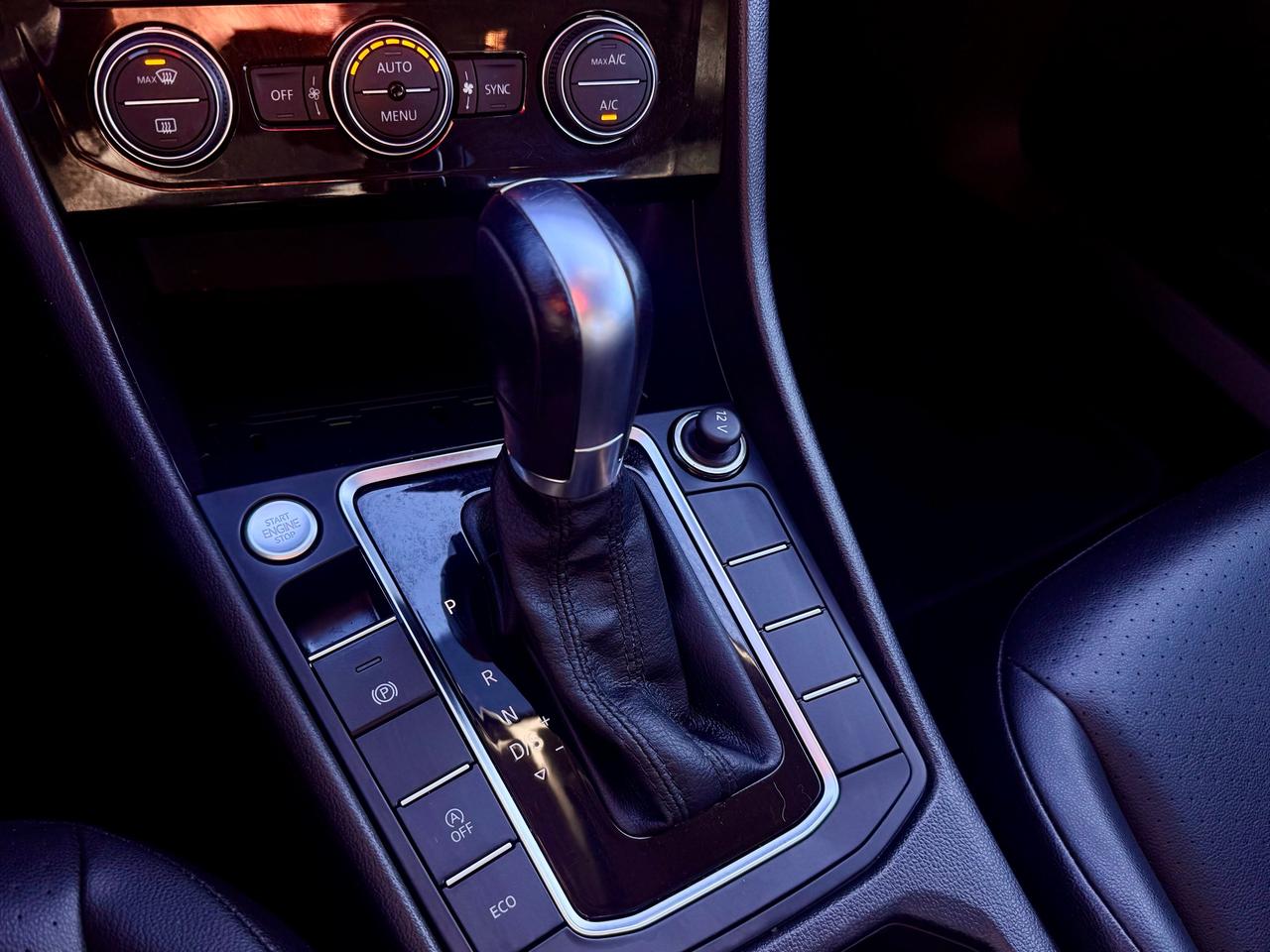 2019 Volkswagen Jetta FINANCING AVAILABLE Photo12