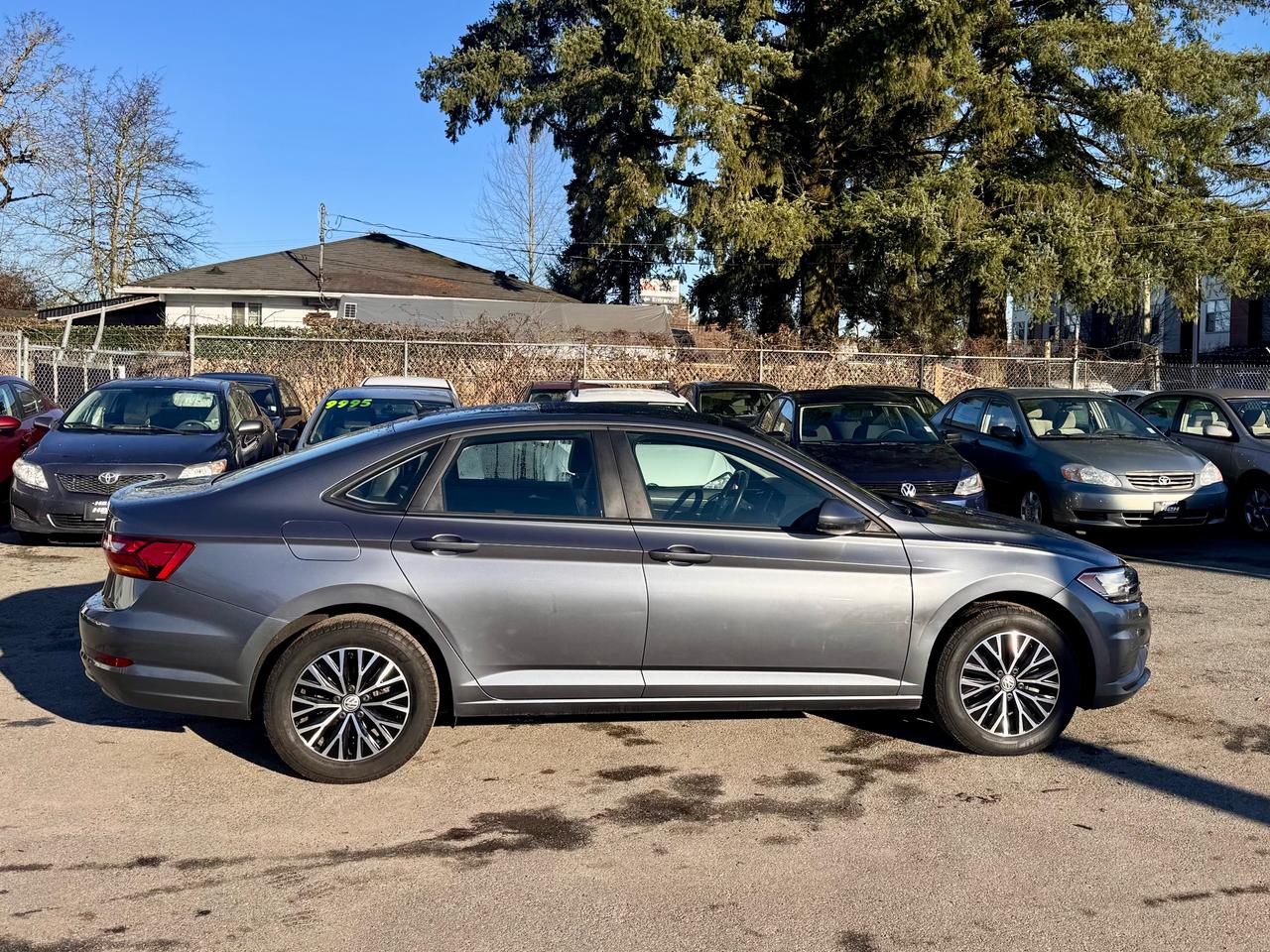 2019 Volkswagen Jetta FINANCING AVAILABLE Photo4