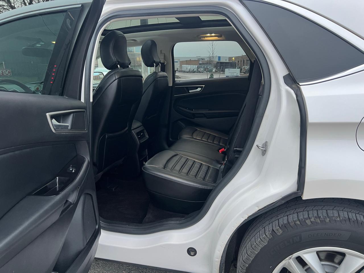 2016 Ford Edge SEL Photo4