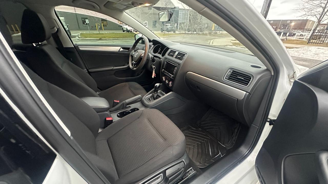 2015 Volkswagen Jetta TRENDLINE+ Photo