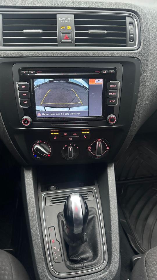 2015 Volkswagen Jetta TRENDLINE+ Photo