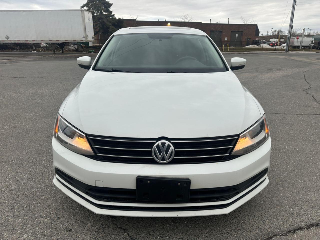 2015 Volkswagen Jetta TRENDLINE+ Photo